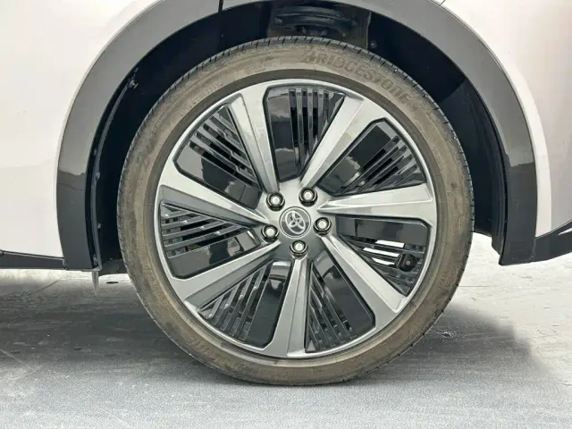 Toyota bZ5 — Фото автомобиля 30