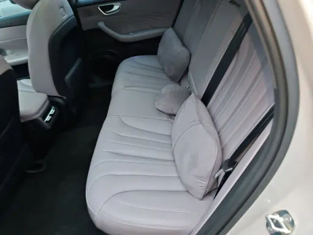 Roewe Roewe M7 DMH 2025 Base — Фото автомобиля 16