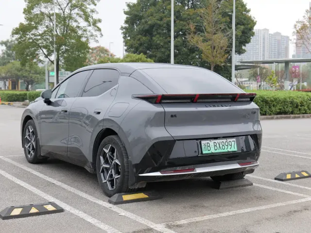 Lynk & Co Z20 — Фото автомобиля 7