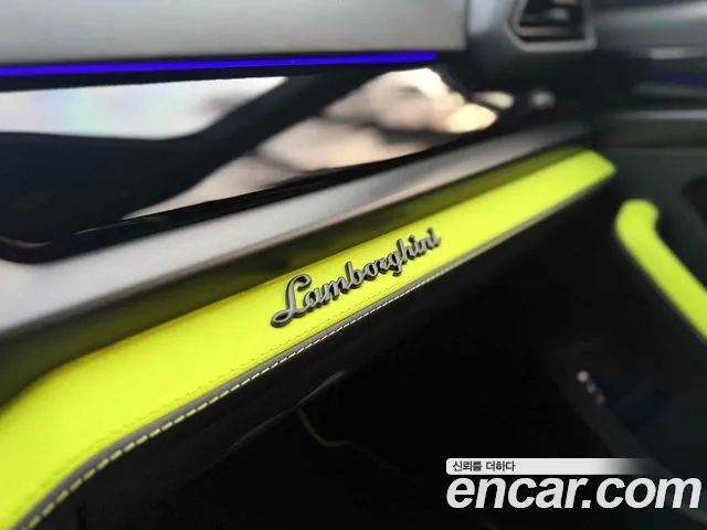 Lamborghini Urus — Фото автомобиля 11