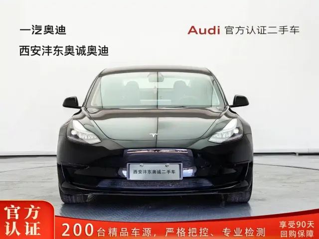 Tesla Model 3 — Фото автомобиля 2