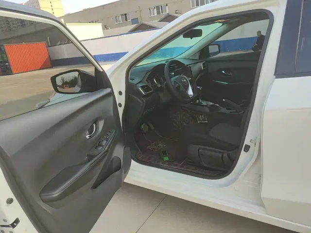 Nissan Bluebird — Фото автомобиля 15