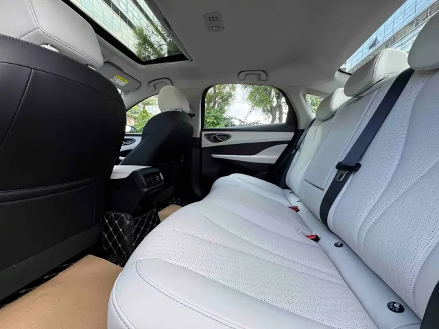 BYD Seal 05 DM-i — Фото автомобиля 6