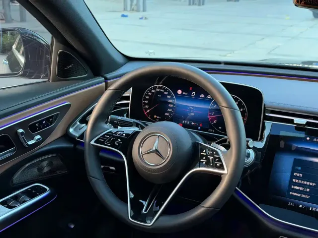 Mercedes-Benz E-Class — Фото автомобиля 9