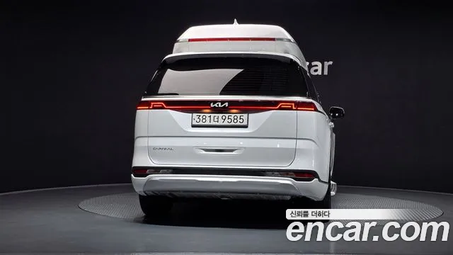 Kia Carnival Generation 4 — Фото автомобиля 4