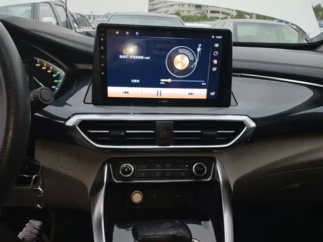 Maxus EUNIQ 5 — Фото автомобиля 12