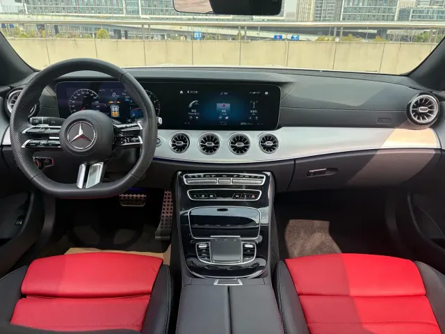 Mercedes-Benz E-Class — Фото автомобиля 8