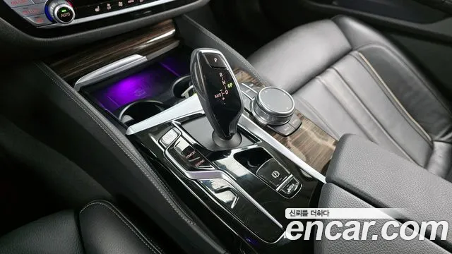 BMW 5-Series — Фото автомобиля 9