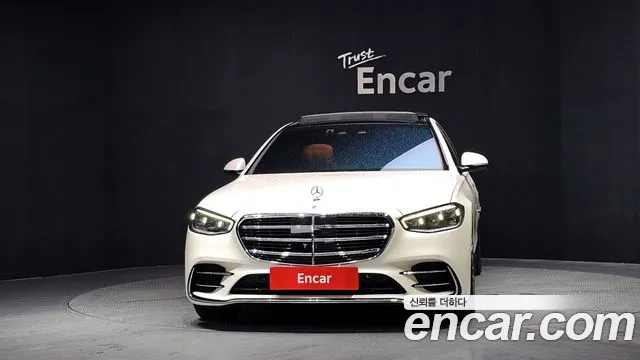 Mercedes-Benz S-Class — Фото автомобиля 3