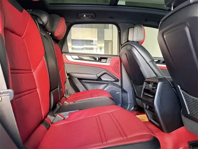 Porsche Cayenne New Energy 2024 Cayenne E-Hybrid 2.0T — Фото автомобиля 7