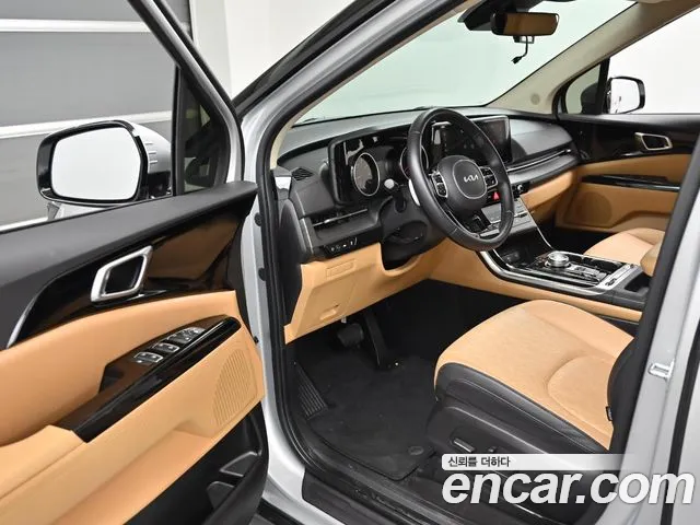 Kia Carnival Generation 4 — Фото автомобиля 6