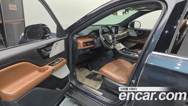 Lincoln Aviator — Фото автомобиля 15