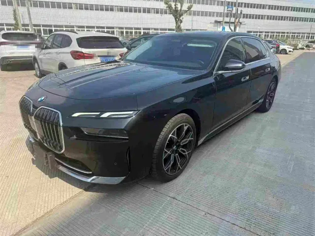 BMW 7 Series — Фото автомобиля 2