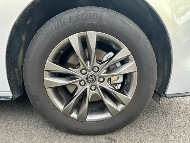 Toyota Sienna — Фото автомобиля 10
