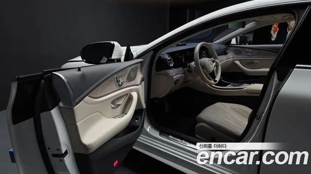 Mercedes-Benz CLS-Class — Фото автомобиля 9