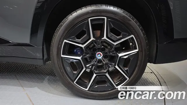 BMW XM G09 — Фото автомобиля 21
