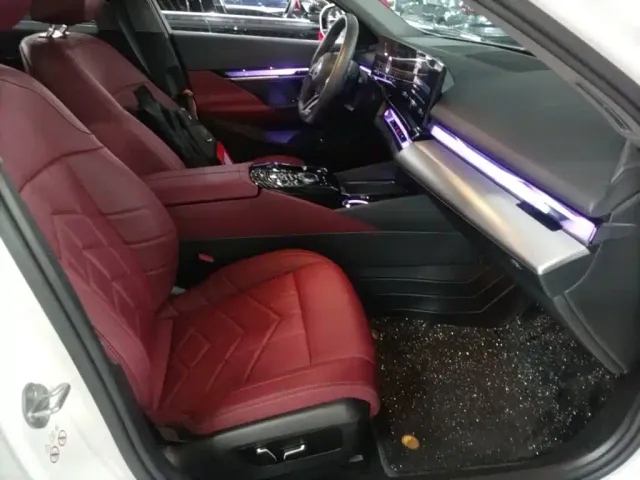 BMW 5 Series — Фото автомобиля 24