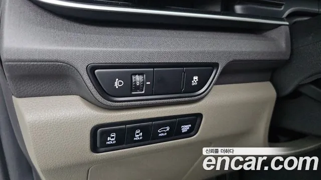 Kia Canival — Фото автомобиля 17