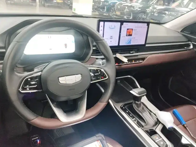 Geely Emgrand — Фото автомобиля 9