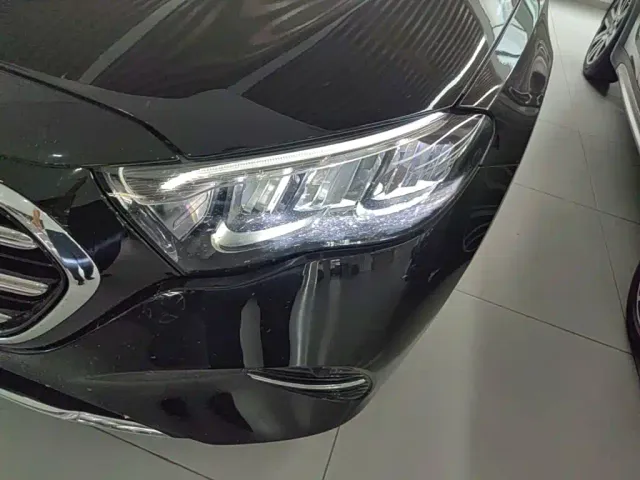 Mercedes-Benz E-Class — Фото автомобиля 23