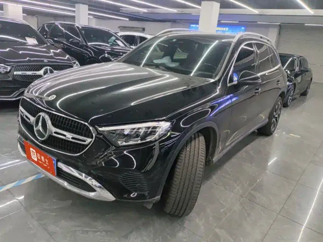 Фотография автомобиля — Mercedes-Benz GLC-Class