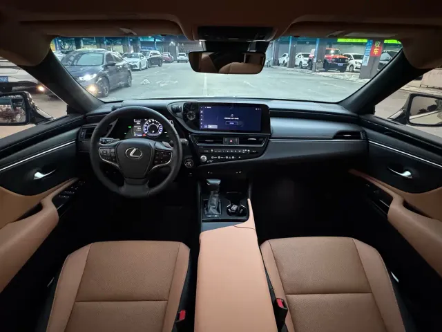 Lexus ES — Фото автомобиля 7