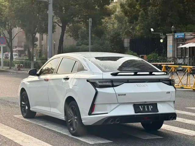 Dongfeng Yixuan — Фото автомобиля 6