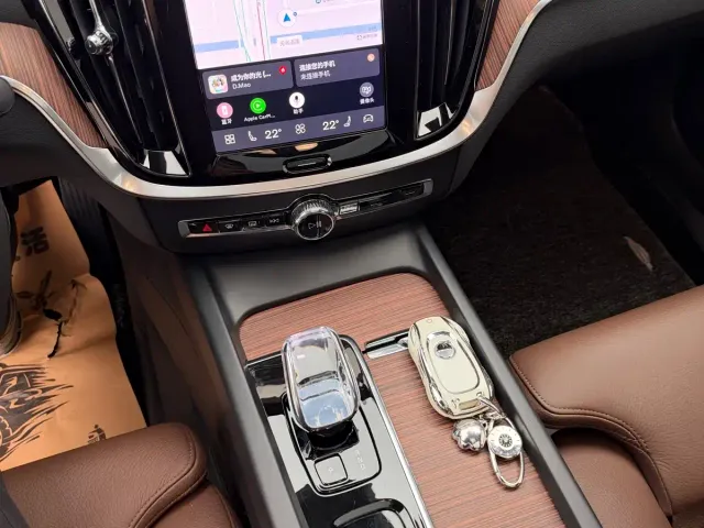 Volvo S60 — Фото автомобиля 14