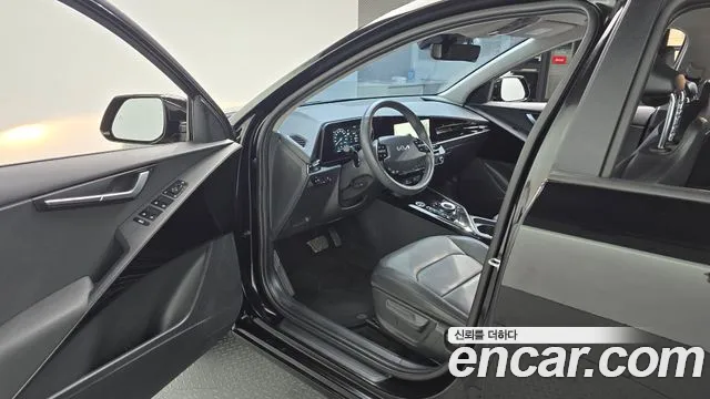 Kia Niro — Фото автомобиля 15