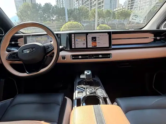 Geely ICON — Фото автомобиля 10