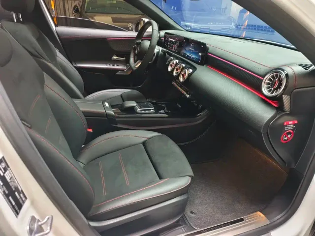 Mercedes-Benz A-Class — Фото автомобиля 12