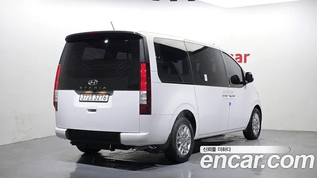 Hyundai Staria Staria L3.5 Инвалидная коляска Подъёмник/Slope — Фото автомобиля 2
