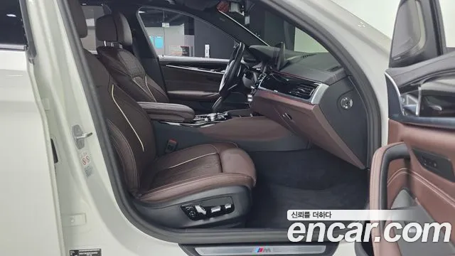 BMW 5 Series G30 — Фото автомобиля 17