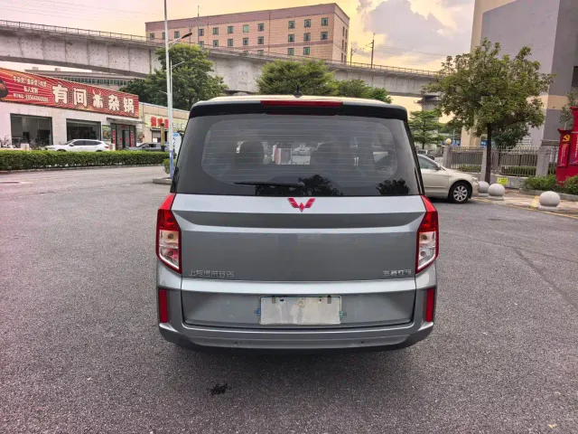 Wuling Zhengcheng — Фото автомобиля 5