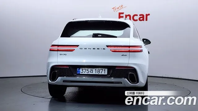 Genesis GV70 2.5T Бензин AWD — Фото автомобиля 4