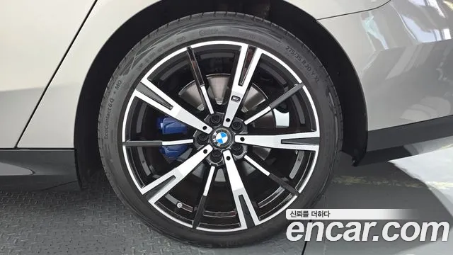 BMW 5-Series 5 серия (G60) 530i xDrive M Sport — Фото автомобиля 21