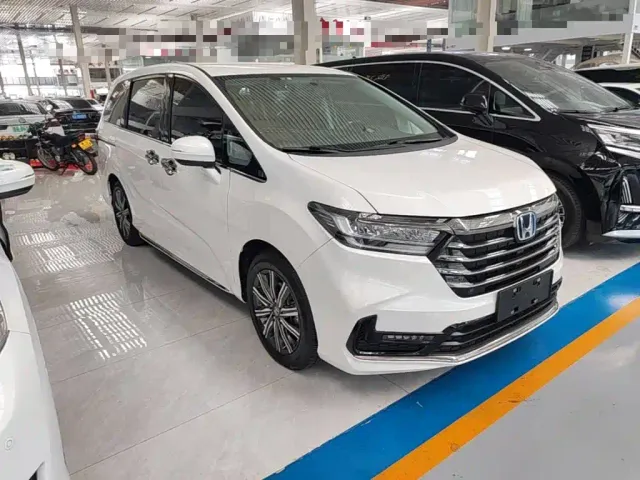 Honda Odyssey — Фото автомобиля 3