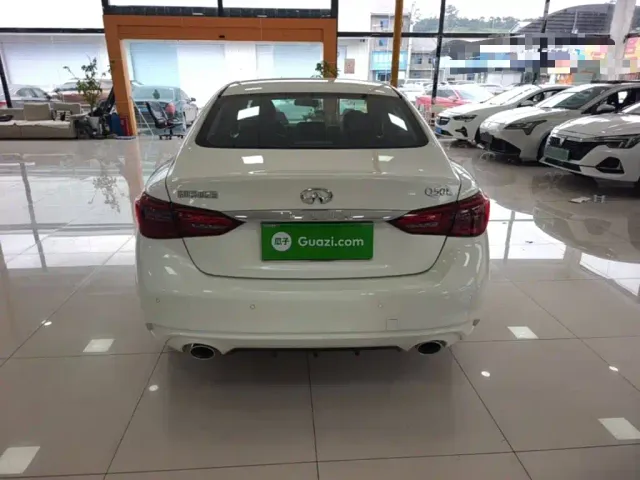 Infiniti Q50L — Фото автомобиля 5