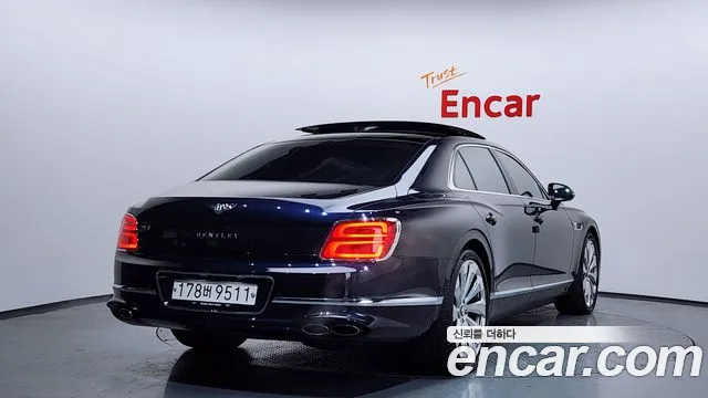 Bentley Flying Spur — Фото автомобиля 2
