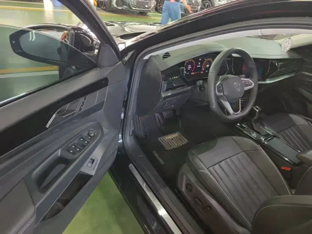 Volkswagen Passat — Фото автомобиля 15