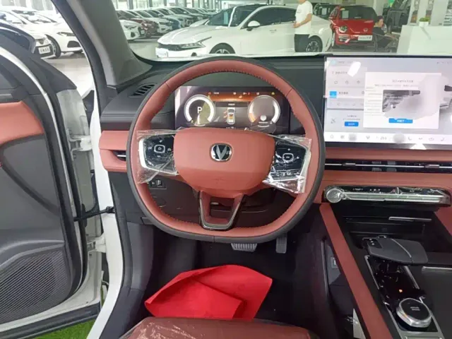 Changan CS75 Plus — Фото автомобиля 10
