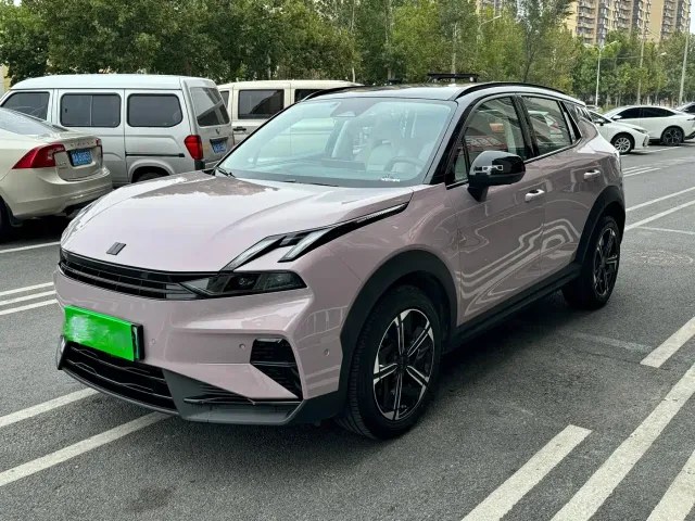 Фотография автомобиля — Lynk & Co 06 EM-P