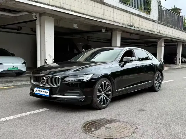 Volvo S90 — Фото автомобиля 2