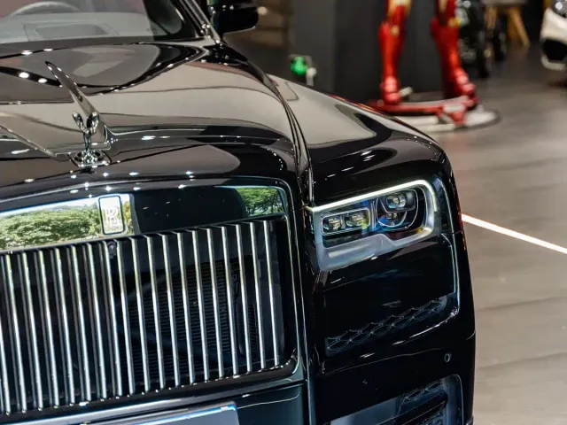 Rolls-Royce Cullinan — Фото автомобиля 6