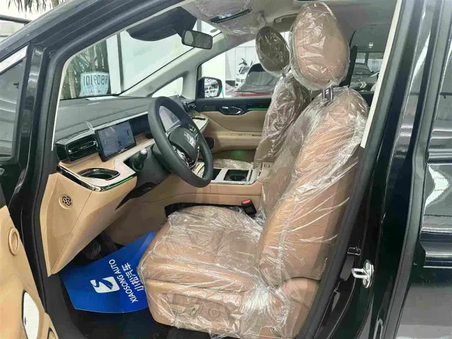 GAC Trumpchi E8 — Фото автомобиля 11