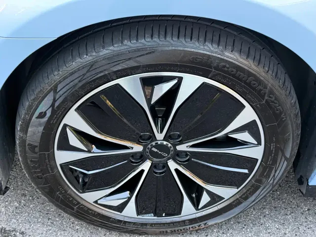 BYD Seal — Фото автомобиля 3