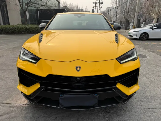 Lamborghini Urus — Фото автомобиля 2