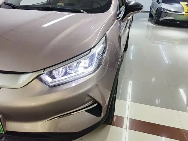 BYD Yuan Pro — Фото автомобиля 23