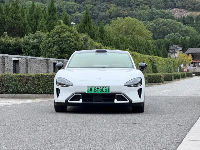Xiaomi SU7 — Фото автомобиля 2
