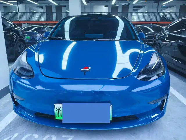 Tesla Model 3 — Фото автомобиля 2